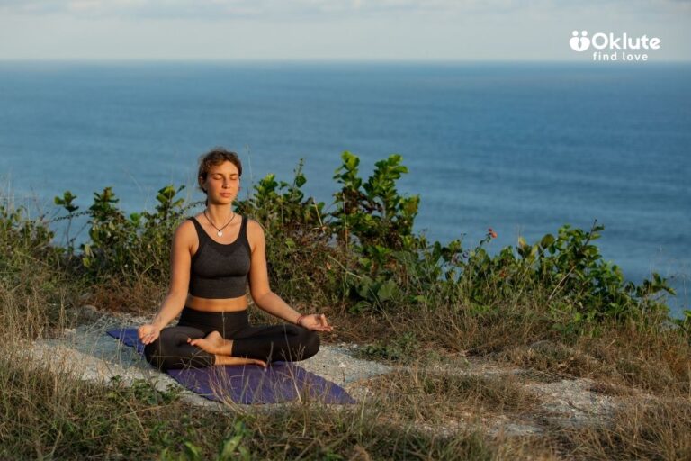 Técnicas essenciais de ioga para a paz interior em um mundo caótico.